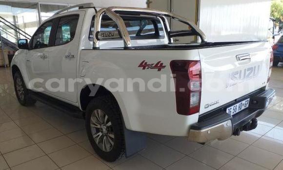 Tenga Tsaru Isuzu D–MAX Chena Mota in Lusaka in Zambia Tenga Tsaru Isuzu D–MAX Chena Mota in Lusaka in Zambia