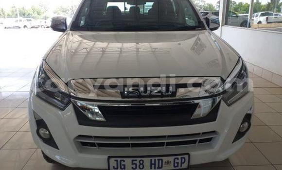 Tenga Tsaru Isuzu D–MAX Chena Mota in Lusaka in Zambia Tenga Tsaru Isuzu D–MAX Chena Mota in Lusaka in Zambia