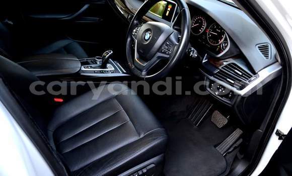 Acheter Occasion Voiture BMW X5 Blanc à Livingstone, Zambie Acheter Occasion Voiture BMW X5 Blanc à Livingstone, Zambie