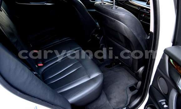 Acheter Occasion Voiture BMW X5 Blanc à Livingstone, Zambie Acheter Occasion Voiture BMW X5 Blanc à Livingstone, Zambie