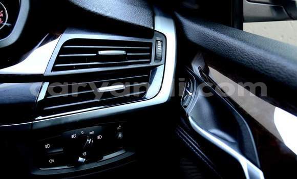 Acheter Occasion Voiture BMW X5 Blanc à Livingstone, Zambie Acheter Occasion Voiture BMW X5 Blanc à Livingstone, Zambie