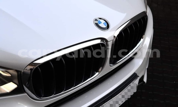 Acheter Occasion Voiture BMW X5 Blanc à Livingstone, Zambie Acheter Occasion Voiture BMW X5 Blanc à Livingstone, Zambie