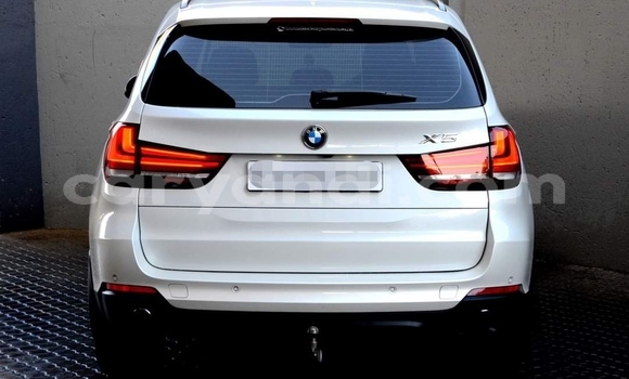 Acheter Occasion Voiture BMW X5 Blanc à Livingstone, Zambie Acheter Occasion Voiture BMW X5 Blanc à Livingstone, Zambie
