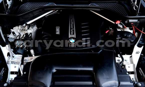 Acheter Occasion Voiture BMW X5 Blanc à Livingstone, Zambie Acheter Occasion Voiture BMW X5 Blanc à Livingstone, Zambie