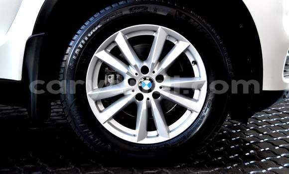 Acheter Occasion Voiture BMW X5 Blanc à Livingstone, Zambie Acheter Occasion Voiture BMW X5 Blanc à Livingstone, Zambie