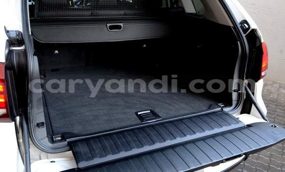 Acheter Occasion Voiture BMW X5 Blanc à Livingstone, Zambie Acheter Occasion Voiture BMW X5 Blanc à Livingstone, Zambie