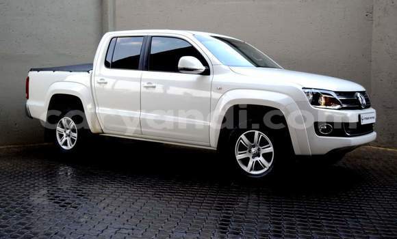 Nunua Ilio tumika Volkswagen Amarok Nyeupe Gari ndani ya Chingola nchini Zambia