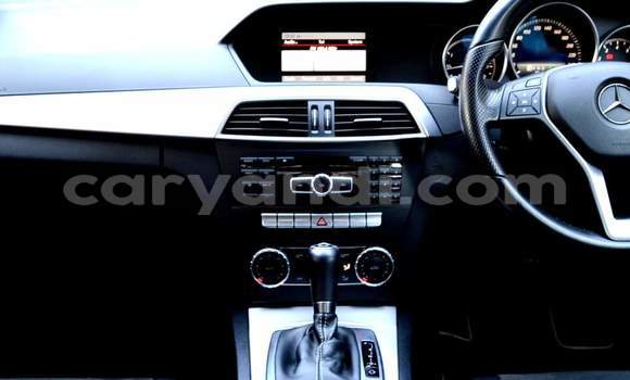 Acheter Occasion Voiture Mercedes‒Benz C–Class Blanc à Livingstone, Zambie Acheter Occasion Voiture Mercedes‒Benz C–Class Blanc à Livingstone, Zambie