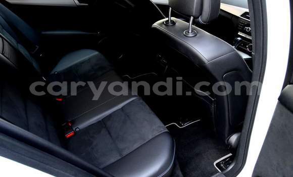 Acheter Occasion Voiture Mercedes‒Benz C–Class Blanc à Livingstone, Zambie Acheter Occasion Voiture Mercedes‒Benz C–Class Blanc à Livingstone, Zambie