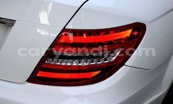 Acheter Occasion Voiture Mercedes‒Benz C–Class Blanc à Livingstone, Zambie Acheter Occasion Voiture Mercedes‒Benz C–Class Blanc à Livingstone, Zambie
