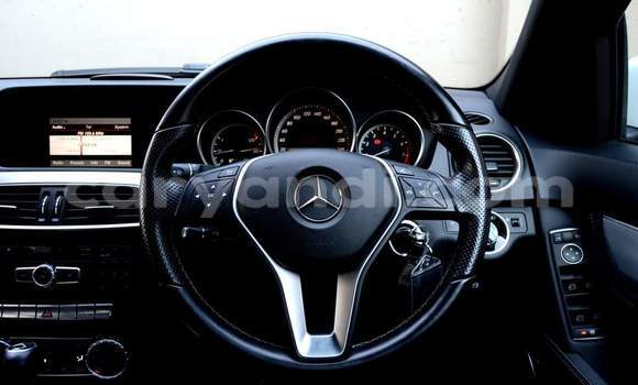 Acheter Occasion Voiture Mercedes‒Benz C–Class Blanc à Livingstone, Zambie Acheter Occasion Voiture Mercedes‒Benz C–Class Blanc à Livingstone, Zambie