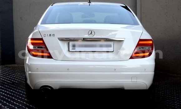 Acheter Occasion Voiture Mercedes‒Benz C–Class Blanc à Livingstone, Zambie Acheter Occasion Voiture Mercedes‒Benz C–Class Blanc à Livingstone, Zambie