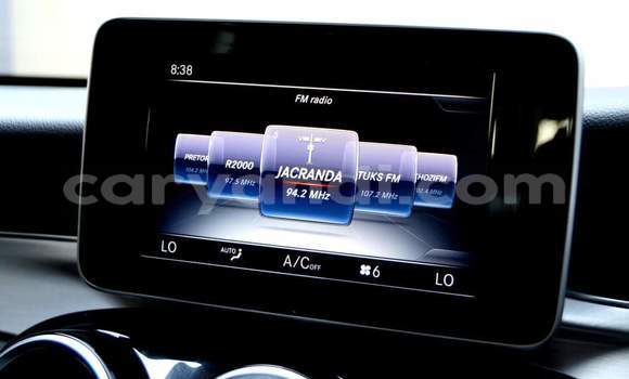 Buy Used Mercedes‒Benz C–Class White Car in Chingola in Zambia Buy Used Mercedes‒Benz C–Class White Car in Chingola in Zambia