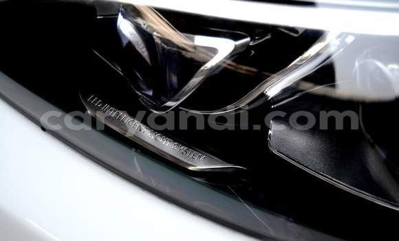 Buy Used Mercedes‒Benz C–Class White Car in Chingola in Zambia Buy Used Mercedes‒Benz C–Class White Car in Chingola in Zambia