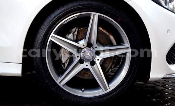 Buy Used Mercedes‒Benz C–Class White Car in Chingola in Zambia Buy Used Mercedes‒Benz C–Class White Car in Chingola in Zambia