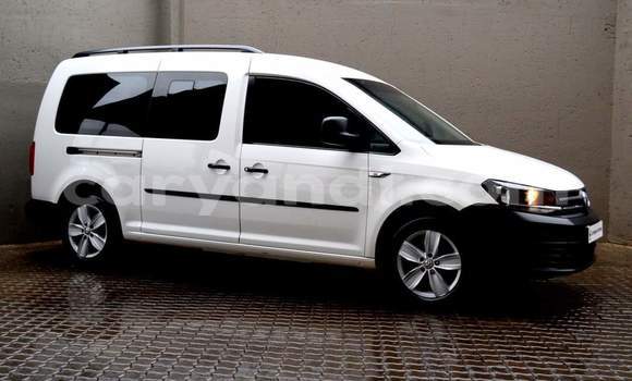 Nunua Ilio tumika Volkswagen Caddy Nyeupe Gari ndani ya Livingstone nchini Zambia