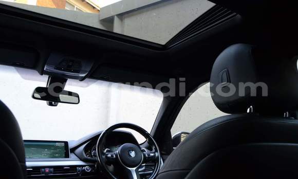 Nunua Ilio tumika BMW X6 Nyeupe Gari ndani ya Livingstone nchini Zambia Nunua Ilio tumika BMW X6 Nyeupe Gari ndani ya Livingstone nchini Zambia