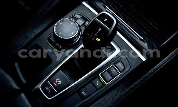 Nunua Ilio tumika BMW X6 Nyeupe Gari ndani ya Livingstone nchini Zambia Nunua Ilio tumika BMW X6 Nyeupe Gari ndani ya Livingstone nchini Zambia