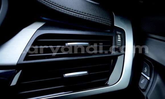 Nunua Ilio tumika BMW X6 Nyeupe Gari ndani ya Livingstone nchini Zambia Nunua Ilio tumika BMW X6 Nyeupe Gari ndani ya Livingstone nchini Zambia