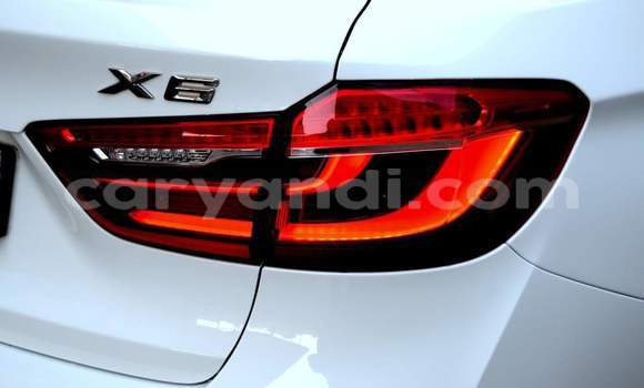 Nunua Ilio tumika BMW X6 Nyeupe Gari ndani ya Livingstone nchini Zambia Nunua Ilio tumika BMW X6 Nyeupe Gari ndani ya Livingstone nchini Zambia