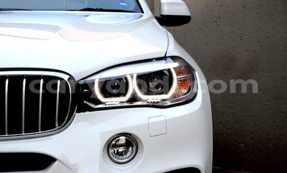 Nunua Ilio tumika BMW X6 Nyeupe Gari ndani ya Livingstone nchini Zambia Nunua Ilio tumika BMW X6 Nyeupe Gari ndani ya Livingstone nchini Zambia
