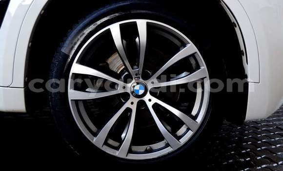 Nunua Ilio tumika BMW X6 Nyeupe Gari ndani ya Livingstone nchini Zambia Nunua Ilio tumika BMW X6 Nyeupe Gari ndani ya Livingstone nchini Zambia