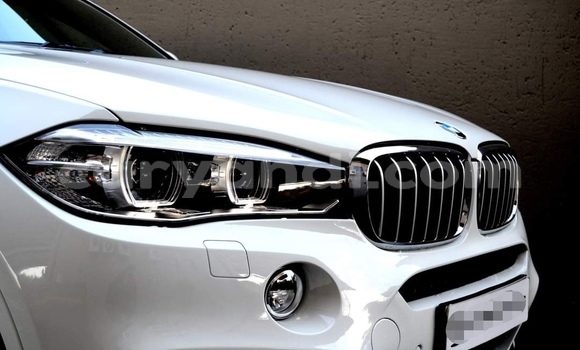 Nunua Ilio tumika BMW X6 Nyeupe Gari ndani ya Livingstone nchini Zambia Nunua Ilio tumika BMW X6 Nyeupe Gari ndani ya Livingstone nchini Zambia