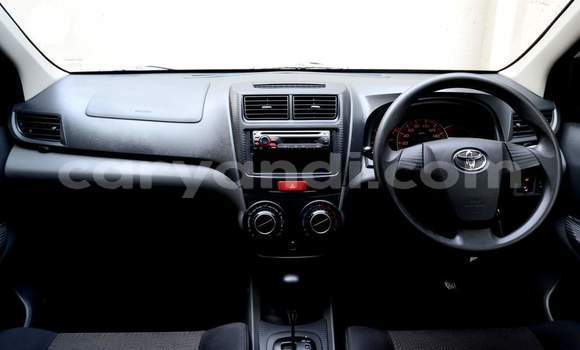 Acheter Occasion Voiture Toyota Avanza Blanc à Livingstone, Zambie Acheter Occasion Voiture Toyota Avanza Blanc à Livingstone, Zambie