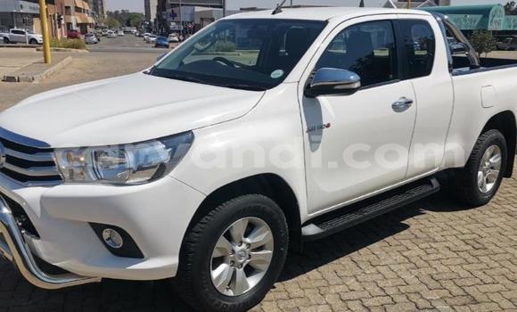 Acheter Occasion Voiture Toyota Hilux Blanc à Lusaka, Zambie Acheter Occasion Voiture Toyota Hilux Blanc à Lusaka, Zambie