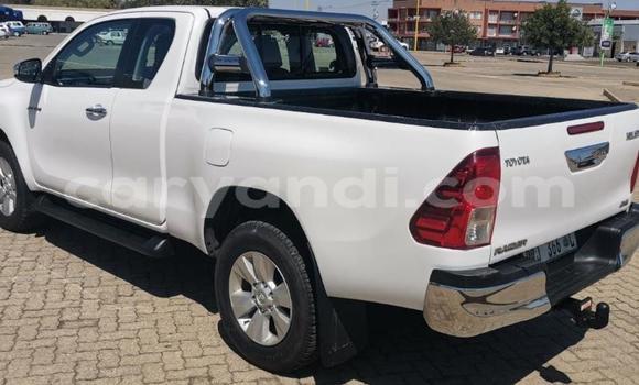 Acheter Occasion Voiture Toyota Hilux Blanc à Lusaka, Zambie Acheter Occasion Voiture Toyota Hilux Blanc à Lusaka, Zambie