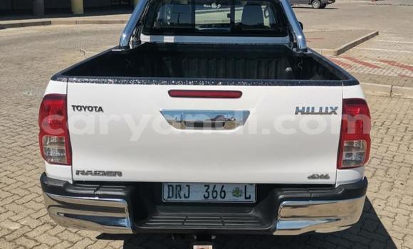 Acheter Occasion Voiture Toyota Hilux Blanc à Lusaka, Zambie Acheter Occasion Voiture Toyota Hilux Blanc à Lusaka, Zambie