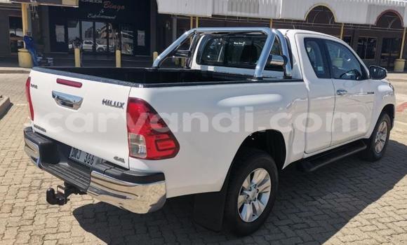 Acheter Occasion Voiture Toyota Hilux Blanc à Lusaka, Zambie Acheter Occasion Voiture Toyota Hilux Blanc à Lusaka, Zambie
