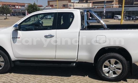 Acheter Occasion Voiture Toyota Hilux Blanc à Lusaka, Zambie Acheter Occasion Voiture Toyota Hilux Blanc à Lusaka, Zambie