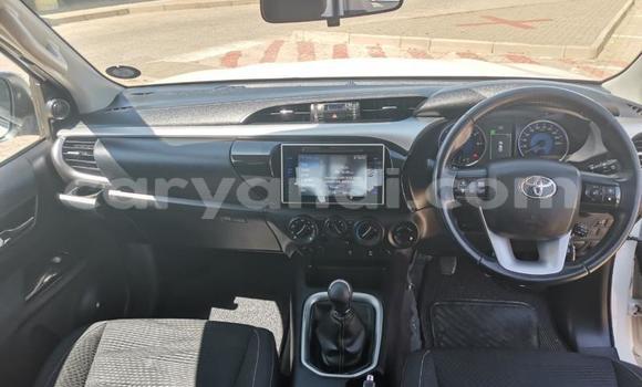Acheter Occasion Voiture Toyota Hilux Blanc à Lusaka, Zambie Acheter Occasion Voiture Toyota Hilux Blanc à Lusaka, Zambie