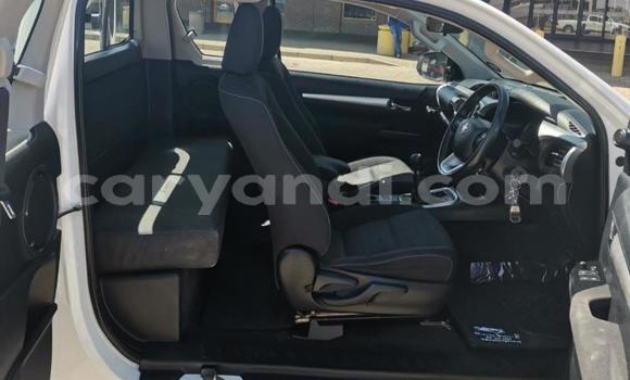 Acheter Occasion Voiture Toyota Hilux Blanc à Lusaka, Zambie Acheter Occasion Voiture Toyota Hilux Blanc à Lusaka, Zambie