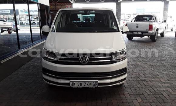 Buy Used Volkswagen Caravelle White Car in Lusaka in Zambia