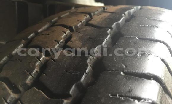 Acheter Occasion Utilitaire Hyundai H200 Blanc à Kabwe, Zambie Acheter Occasion Utilitaire Hyundai H200 Blanc à Kabwe, Zambie