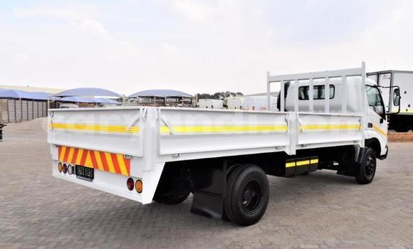 Acheter Occasion Utilitaire Toyota Dyna Blanc à Isoka, Nord Acheter Occasion Utilitaire Toyota Dyna Blanc à Isoka, Nord