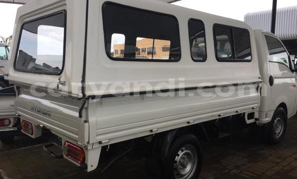 Acheter Occasion Utilitaire Hyundai H200 Blanc à Chipata, Zambie Acheter Occasion Utilitaire Hyundai H200 Blanc à Chipata, Zambie