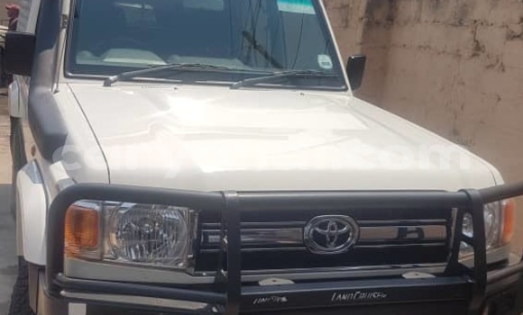 Buy Used Toyota Pickup White Car in Lusaka in Zambia Buy Used Toyota Pickup White Car in Lusaka in Zambia