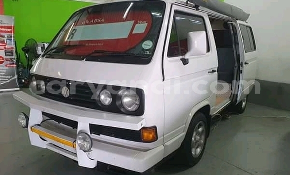 Buy Used Volkswagen Caravelle White Car in Livingstone in Zambia Buy Used Volkswagen Caravelle White Car in Livingstone in Zambia