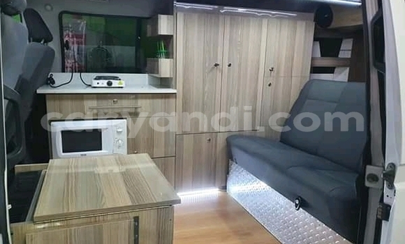 Buy Used Volkswagen Caravelle White Car in Livingstone in Zambia Buy Used Volkswagen Caravelle White Car in Livingstone in Zambia