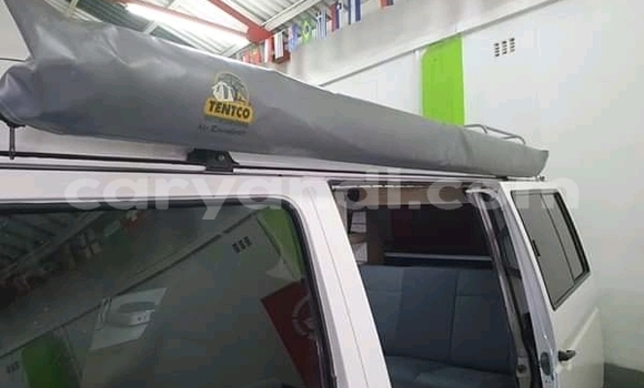 Buy Used Volkswagen Caravelle White Car in Livingstone in Zambia Buy Used Volkswagen Caravelle White Car in Livingstone in Zambia