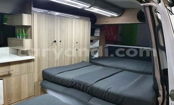 Buy Used Volkswagen Caravelle White Car in Livingstone in Zambia Buy Used Volkswagen Caravelle White Car in Livingstone in Zambia