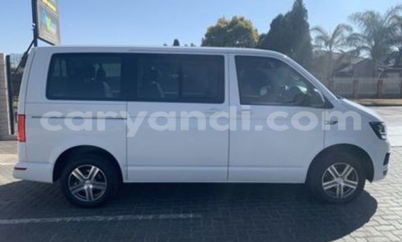 Buy Used Volkswagen Transporter White Car in Lusaka in Zambia Buy Used Volkswagen Transporter White Car in Lusaka in Zambia