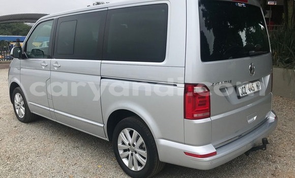 Acheter Occasion Voiture Volkswagen Caravelle Gris à Kabwe, Zambie Acheter Occasion Voiture Volkswagen Caravelle Gris à Kabwe, Zambie