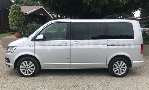 Acheter Occasion Voiture Volkswagen Caravelle Gris à Kabwe, Zambie Acheter Occasion Voiture Volkswagen Caravelle Gris à Kabwe, Zambie