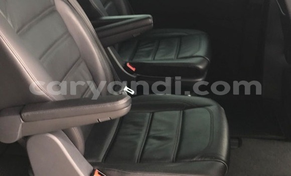 Acheter Occasion Voiture Volkswagen Caravelle Gris à Kabwe, Zambie Acheter Occasion Voiture Volkswagen Caravelle Gris à Kabwe, Zambie