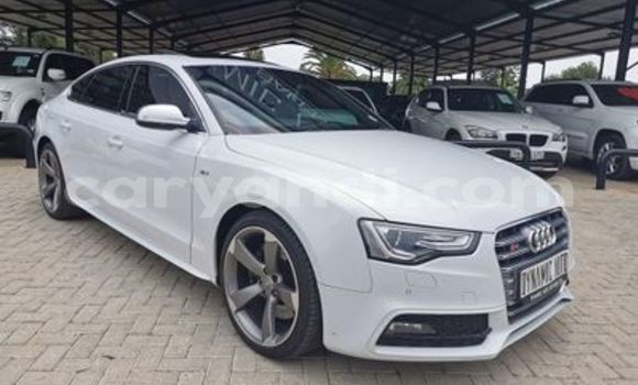 Acheter Occasion Voiture Audi S5 Blanc à Livingstone, Zambie Acheter Occasion Voiture Audi S5 Blanc à Livingstone, Zambie