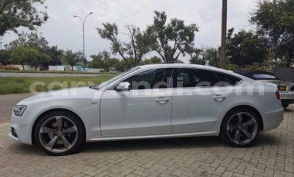 Acheter Occasion Voiture Audi S5 Blanc à Livingstone, Zambie Acheter Occasion Voiture Audi S5 Blanc à Livingstone, Zambie